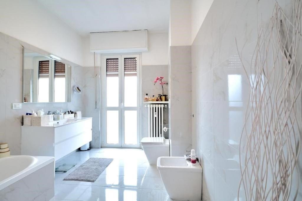 Lux 180Sqm Flat - Entire Last Floor Milan Exterior photo